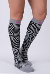 Skarpety narciarskie Fall Line. Brązowe skarpetki damskie OOSC, bez wzorów, z elastanu. Za 132.99 zł.