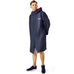 Płaszcz plażowy wodoodporny Changing Robe Regatta. Niebieskie płaszcze damskie Regatta, na lato, l, bez wzorów, z polaru, bez kołnierzyka. Za 269.99 zł.