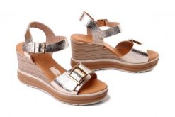 Oh! My Sandals 6003 DUNA CHAMPAN, sandały damskie. Żółte sandały damskie Oh My Sandals, bez wzorów, ze skóry, bez obcasa, na koturnie, bez zapięcia. Za 334.90 zł.