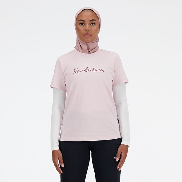 Koszulka damska New Balance WT41909SOI – różowa. Czerwone bluzki damskie New Balance, l, bez wzorów, z materiału, eleganckie, bez kołnierzyka, bez ramiączek. Za 49.99 zł.