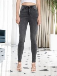 Jeansy skinny high waist - szary. Szare jeansy damskie Sinsay, bez wzorów, z bawełny, z podwyższonym stanem. Za 59.99 zł.