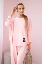 Komplet bawełniany bluza + spodnie pudrowy róż. Czerwone bluzy damskie KESI, l, bez wzorów, z bawełny, biznesowe, bez ramiączek, bez kaptura. Za 271.84 zł.