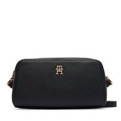 Torebka Tommy Hilfiger. Czarne listonoszki damskie Tommy Hilfiger, bez wzorów, bez dodatków. Za 449.99 zł.
