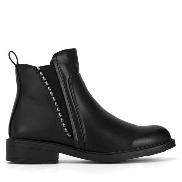 Botki Jenny Fairy. Czarne botki damskie Jenny Fairy, bez wzorów, bez obcasa, na płaskiej podeszwie, bez zapięcia. Za 149.99 zł.