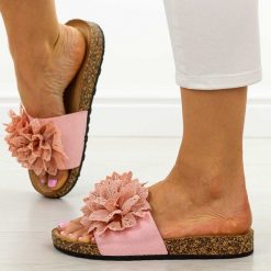 Różowe klapki damskie Potocki 17301. Czerwone klapki damskie POTOCKI, na lato, z aplikacjami, z jeansu, eleganckie, bez obcasa, na płaskiej podeszwie, bez zapięcia. Za 89.00 zł.