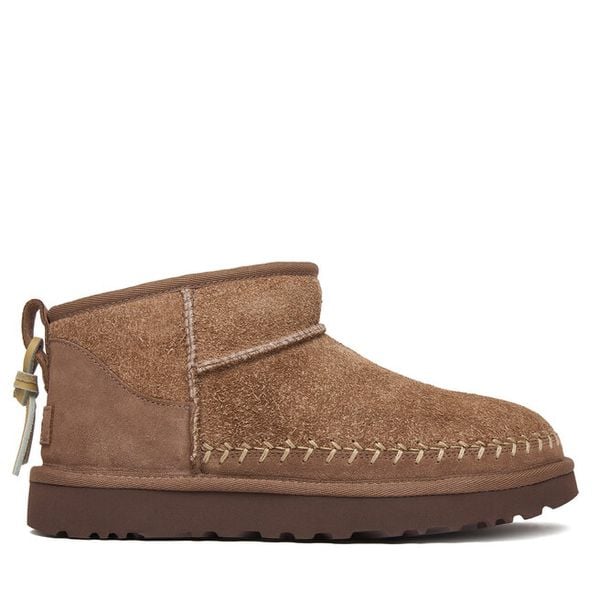 Śniegowce Ugg. Brązowe śniegowce damskie UGG, bez zapięcia. Za 809.99 zł.
