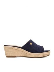 Beverly Hills Polo Club Klapki EO-R26SS03470 Granatowy. Niebieskie klapki damskie Beverly Hills Polo Club, bez wzorów, z materiału, bez obcasa, bez zapięcia. Za 249.99 zł.
