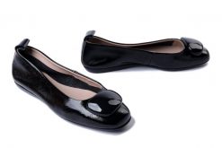WONDERS A-86120 negro, baleriny damskie. Czarne balerinki damskie Wonders, bez wzorów, bez obcasa, bez zapięcia. Za 479.92 zł.