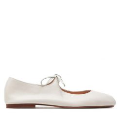 Baleriny Balagan. Białe balerinki damskie BALAGAN, bez wzorów, bez obcasa, bez zapięcia. Za 569.99 zł.