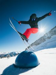 4F Spodnie narciarskie z szelkami membrana 15000 męskie - czerwone L. Czerwone spodnie sportowe męskie 4F, l, bez wzorów, z materiału, narciarskie, thinsulate. Za 799.99 zł.