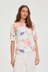 Sweter w kwiaty biały. Białe swetry nierozpinane damskie MOODO, l, bez wzorów, z poliamidu, bez kołnierzyka, bez ramiączek. Za 139.99 zł.