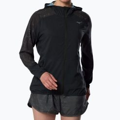 Kurtka do biegania damska Mizuno Active Alpha Hooded. Czarne kurtki sportowe damskie Mizuno, bez wzorów, bez ramiączek, bez kaptura, do biegania. Za 349.99 zł.
