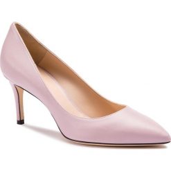 Szpilki FURLA - Blogger 964812 S YA32 100 Camelia e. Czerwone szpilki damskie Furla, bez wzorów, z materiału, bez obcasa, na obcasie, bez zapięcia. W wyprzedaży za 549.00 zł.