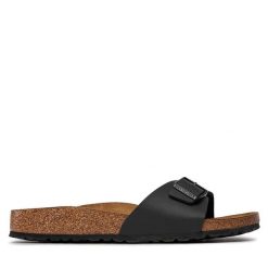 Klapki Birkenstock. Czarne klapki damskie Birkenstock, bez wzorów, bez obcasa, bez zapięcia. Za 359.99 zł.