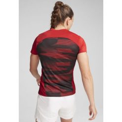 Damska koszulka przedmeczowa z krótkim rękawem AC Milan PUMA. Czarne bluzki damskie Puma, m, bez wzorów, sportowe, bez kołnierzyka, bez ramiączek. W wyprzedaży za 199.00 zł.