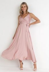 Jasnoróżowa Sukienka Maxi z Gumką w Pasie i Kopertowym Dekoltem Aloyse. Czerwone sukienki damskie Born2be, m, bez wzorów, eleganckie, bez kołnierzyka, bez ramiączek, maxi, kopertowe. Za 74.99 zł.