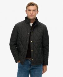 Superdry Pikowana kurtka Quilted Estate Country z recyklowanego poliestru. Czarne kurtki męskie Superdry, s, z aplikacjami, z materiału, bez kaptura. Za 473.30 zł.