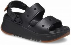 Klapki Dla Dorosłych Crocs Classic Hiker Xscape. Brązowe klapki męskie Crocs, bez wzorów, z materiału, bez zapięcia. Za 202.99 zł.