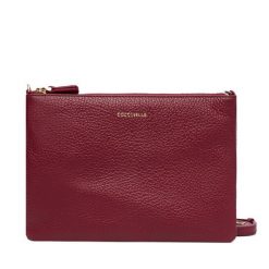 Torebka Coccinelle. Czerwone listonoszki damskie Coccinelle, bez wzorów, bez dodatków. Za 439.99 zł.