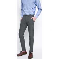 Selected - Spodnie. Szare spodnie materiałowe męskie Selected, bez wzorów, z bawełny. W wyprzedaży za 119.90 zł.