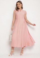 Różowa Wiskozowa Sukienka o Rozkloszowanym Kroju Lirice. Czerwone sukienki damskie Born2be, na co dzień, l, bez wzorów, z jeansu, eleganckie, bez kołnierzyka, bez ramiączek, maxi, proste. Za 109.99 zł.