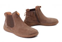 JOSEF SEIBEL 70704 TE724 250 Wynona 04 taupe, botki damskie. Brązowe botki damskie Josef Seibel, bez wzorów, ze skóry, bez obcasa, na obcasie, bez zapięcia. Za 478.72 zł.