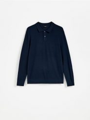 Wiskozowy sweter polo - granatowy. Niebieskie swetry męskie Reserved, l, bez wzorów, z dzianiny, bez kołnierzyka, bez ramiączek. Za 119.99 zł.