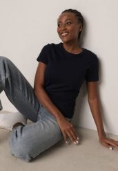 Granatowy Bawełniany T-shirt w Klasycznym Stylu Nedila. Niebieskie t-shirty damskie Born2be, m, bez wzorów, z bawełny, klasyczne, bez kołnierzyka, bez ramiączek. Za 39.99 zł.