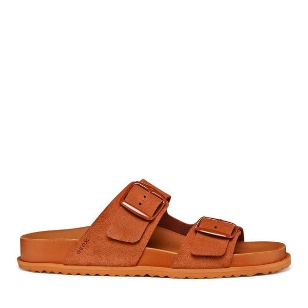 Klapki Geox. Brązowe klapki damskie Geox, bez wzorów, bez obcasa, bez zapięcia. Za 359.99 zł.