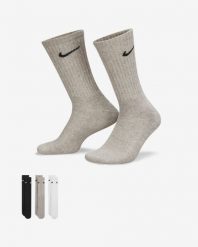 Skarpety Unisex Nike 3PPK VALUE COTTON CREW. Czarne skarpetki damskie Nike, bez wzorów, z bawełny. Za 54.99 zł.