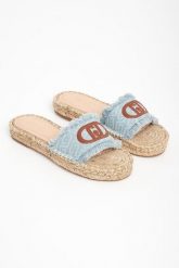 Klapki damskie z logo LIU JO. Klapki damskie Liu Jo, bez wzorów, bez obcasa, bez zapięcia. Za 359.00 zł.