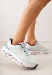 Niebieskie Siateczkowe Buty Sportowe na Podeszwie z Otworami Quilvia. Niebieskie obuwie sportowe damskie Renee, bez wzorów, z materiału, bez zapięcia. Za 119.99 zł.