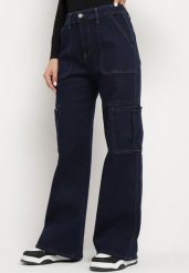 Granatowe Szerokie Jeansy Cargo z Bawełną Wysokim Stanem Ozdobiona Kieszeniami Herirra. Niebieskie jeansy damskie Born2be, bez wzorów, z bawełny, eleganckie, z podwyższonym stanem, długie. Za 64.99 zł.