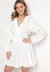 Biała Sukienka Rozkloszowana z Bawełny z Dekoltem V Sallorea. Białe sukienki damskie Born2be, l, bez wzorów, z bawełny, eleganckie, bez kołnierzyka, bez ramiączek, mini, rozkloszowane. Za 139.99 zł.