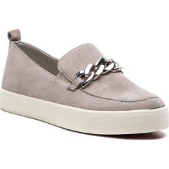 Półbuty CAPRICE - 9-24200-22 Lt Grey Suede 201. Szare półbuty damskie Caprice, bez wzorów, z materiału, bez obcasa, bez zapięcia. W wyprzedaży za 189.00 zł.