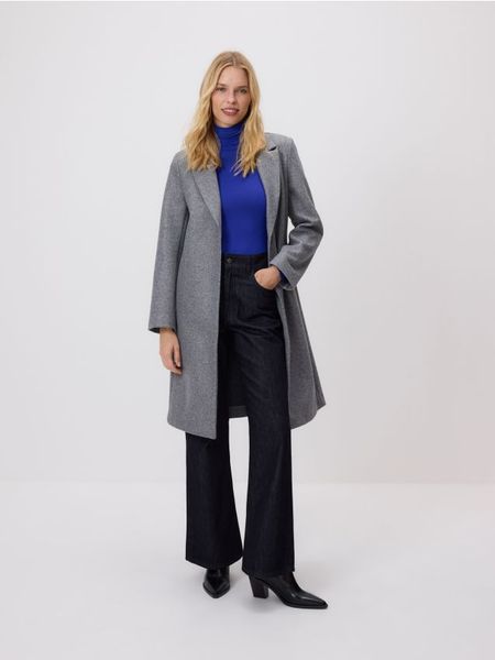 Jednorzędowy płaszcz - szary. Szare płaszcze damskie Reserved, l, bez wzorów, z tkaniny, bez kołnierzyka, bez kaptura. W wyprzedaży za 99.99 zł.