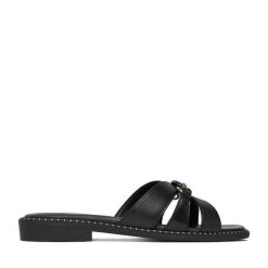 Klapki Lasocki. Czarne klapki damskie Lasocki, bez wzorów, bez obcasa, bez zapięcia. Za 149.99 zł.