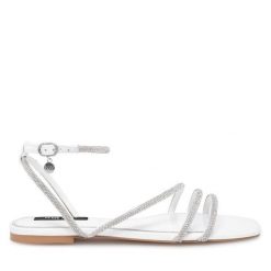 Sandały Nine West. Białe sandały damskie Nine West, bez wzorów, bez obcasa, na płaskiej podeszwie, bez zapięcia. Za 199.99 zł.