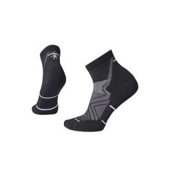 Skarpety biegowe damskie Run Targeted Cushion Ankle Women. Czarne skarpetki damskie Smartwool, bez wzorów, z wełny. Za 109.99 zł.