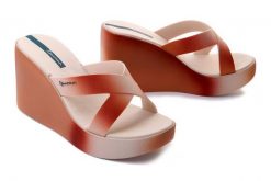 IPANEMA Colore Fem 83423 beige/brown, klapki damskie. Brązowe klapki damskie Ipanema, na lato, bez wzorów, bez obcasa, bez zapięcia. Za 131.94 zł.