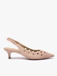 Brudnoróżowe wycinane czółenka bez pięty slingback. Czerwone czółenka damskie Ryłko, w ażurowe wzory, z gumy, eleganckie, bez obcasa, na obcasie, bez zapięcia. Za 349.99 zł.