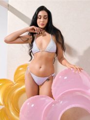 Dół od bikini w kwiatki - fioletowy. Fioletowe stroje kąpielowe damskie Sinsay, l, bez wzorów. W wyprzedaży za 12.99 zł.