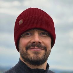 Czapka 100% Wełny Merino Fisherman Burgundry. Brązowe czapki damskie WOOLONA, bez wzorów, z wełny. W wyprzedaży za 117.00 zł.