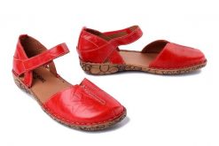 JOSEF SEIBEL 79542 6113 450 Rosalie 42 hibiscus, sandały damskie. Czerwone sandały damskie Josef Seibel, bez wzorów, ze skóry, bez obcasa, bez zapięcia. Za 287.92 zł.