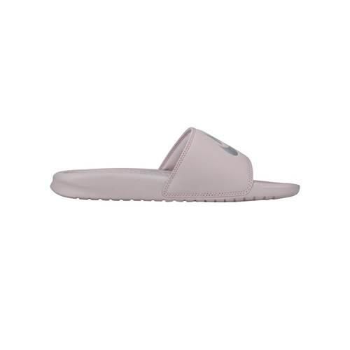 Klapki damskie Nike Benassi Jdi. Czerwone klapki damskie Nike, bez wzorów, z dzianiny, sportowe, bez obcasa, bez zapięcia. Za 248.00 zł.