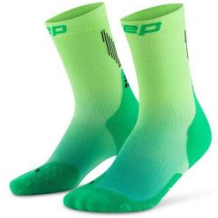 Męskie sportowe skarpety kompresyjne do połowy łydki Core Run gradient CEP. Zielone skarpety męskie CEP, bez wzorów, z elastanu. Za 99.00 zł.