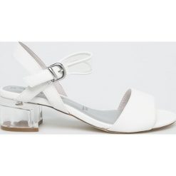 Tamaris - Sandały. Czarne sandały damskie Tamaris, bez wzorów, z materiału, bez obcasa, na obcasie, bez zapięcia. W wyprzedaży za 179.90 zł.