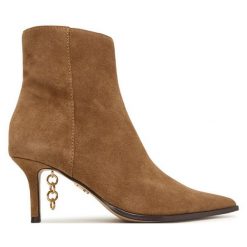 Botki Steve Madden. Brązowe botki damskie Steve Madden, bez wzorów, bez obcasa, na szpilce, bez zapięcia. Za 689.99 zł.