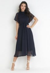 Granatowa Sukienka o Rozkloszowanym Kroju z Wiązaniem Acsophia. Niebieskie sukienki damskie Born2be, na imprezę, m, bez wzorów, z materiału, eleganckie, bez kołnierzyka, bez ramiączek, midi, rozkloszowane. Za 119.99 zł.