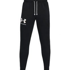 Spodnie sportowe męskie Under Armour Ua Rival Terry Jogger 001. Czarne buty sportowe męskie Under Armour, m, bez wzorów, z dresówki, na fitness i siłownię. Za 129.99 zł.